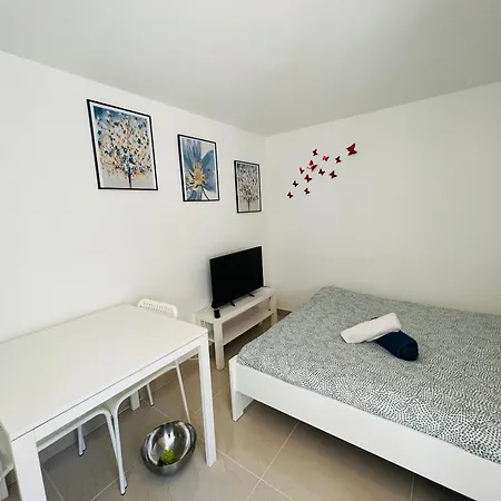 Situe En Plein Verdure Et Au Centre De Sous Bois Appartement *