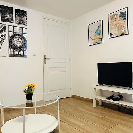 Appartement Situe En Plein Verdure Et Au Centre De Sous Bois