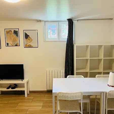 Situe En Plein Verdure Et Au Centre De Sous Bois Apartment Rosny-sous-Bois