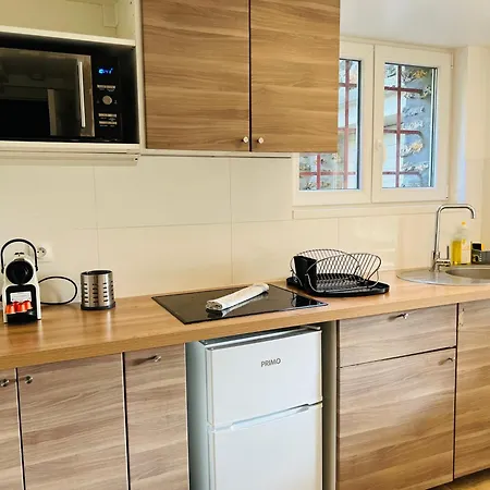 Appartement Situe En Plein Verdure Et Au Centre De Sous Bois