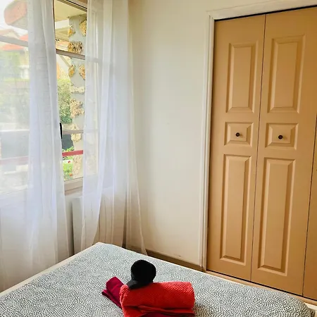 Appartement Situe En Plein Verdure Et Au Centre De Sous Bois Rosny-sous-Bois