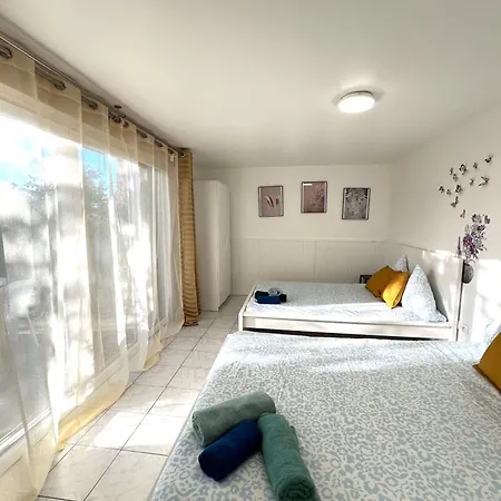 Apartment Situe En Plein Verdure Et Au Centre De Sous Bois