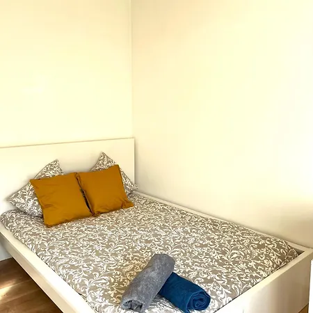 Appartement Situe En Plein Verdure Et Au Centre De Sous Bois Rosny-sous-Bois