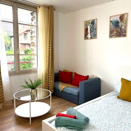 Appartement Situe En Plein Verdure Et Au Centre De Sous Bois