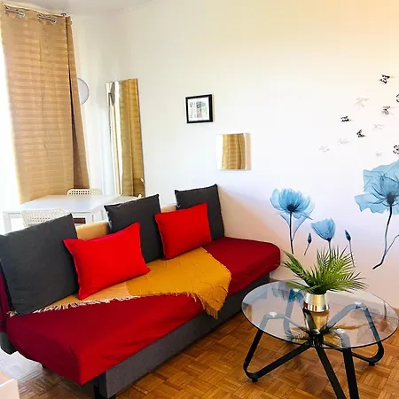 Situe En Plein Verdure Et Au Centre De Sous Bois Appartement