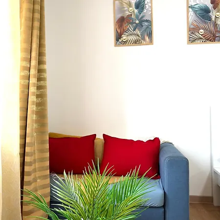 Situe En Plein Verdure Et Au Centre De Sous Bois Appartement *