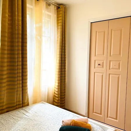 Appartement Situe En Plein Verdure Et Au Centre De Sous Bois